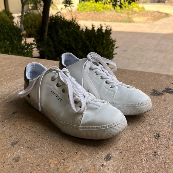 Tommy Hilfiger White Laddin Sneakers - Picture 2 of 16